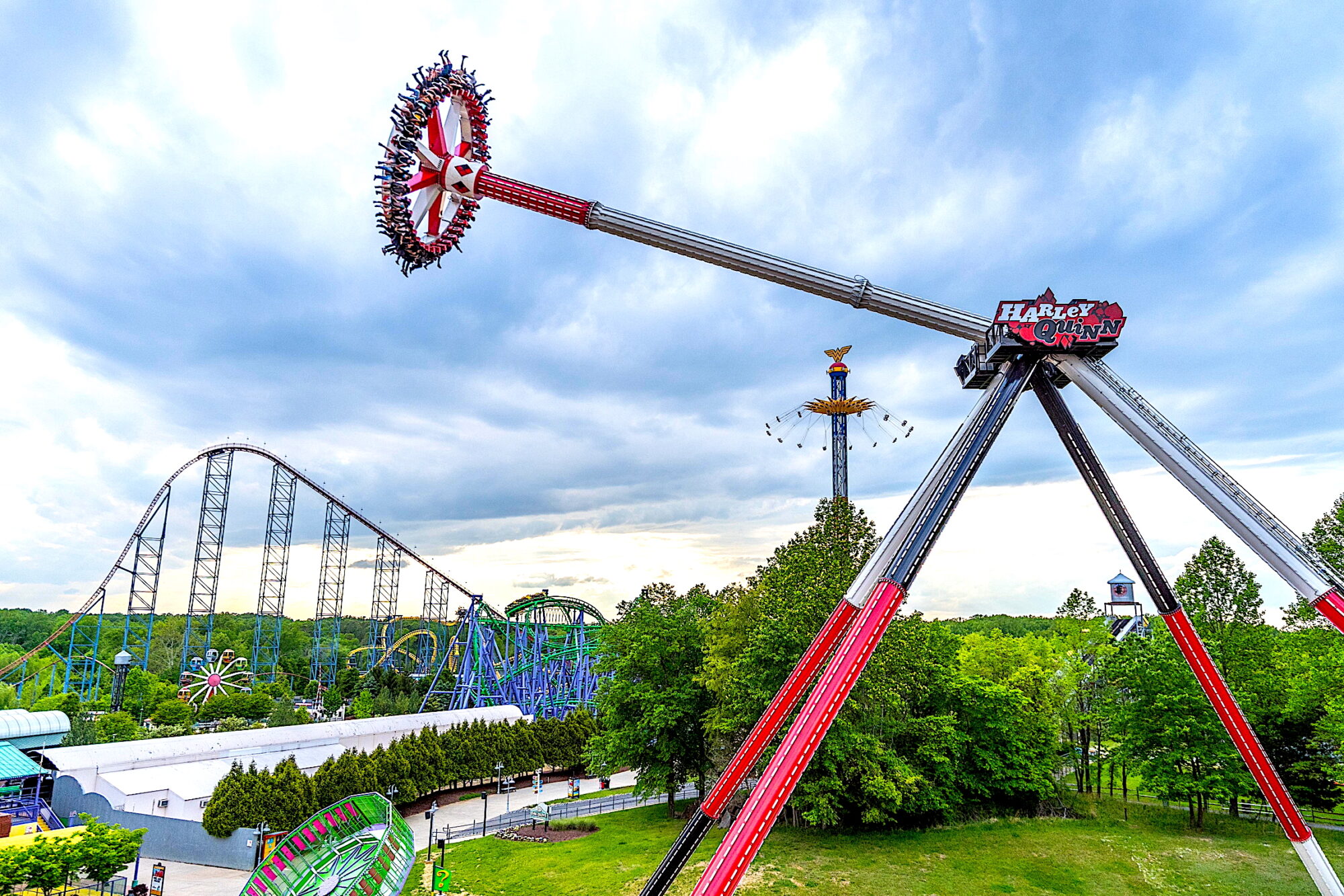 Harley Quinn Spinsanity Opens At Six Flags America Park World Online Theme Park Amusement Park And Attractions Industry News