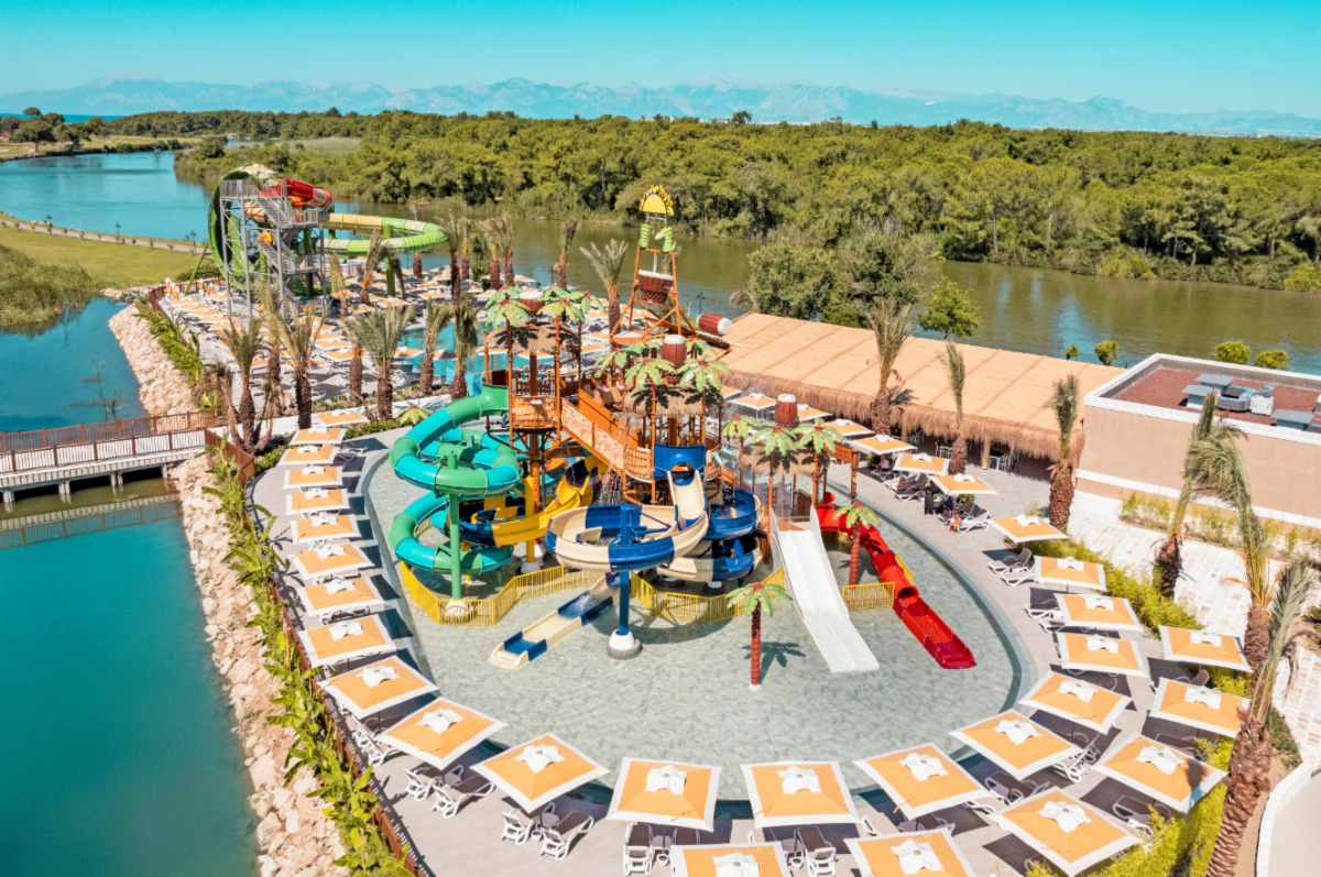 World's first rift waterslide debuts at Titanic Deluxe Golf Belek ...